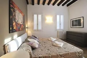 Maison Ventienne Venice Apartment